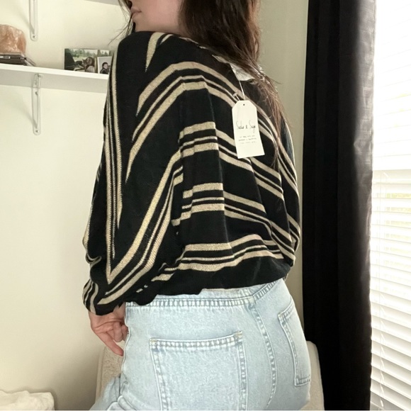 Sadie & Sage | Stipe Sweater - Picture 3 of 5